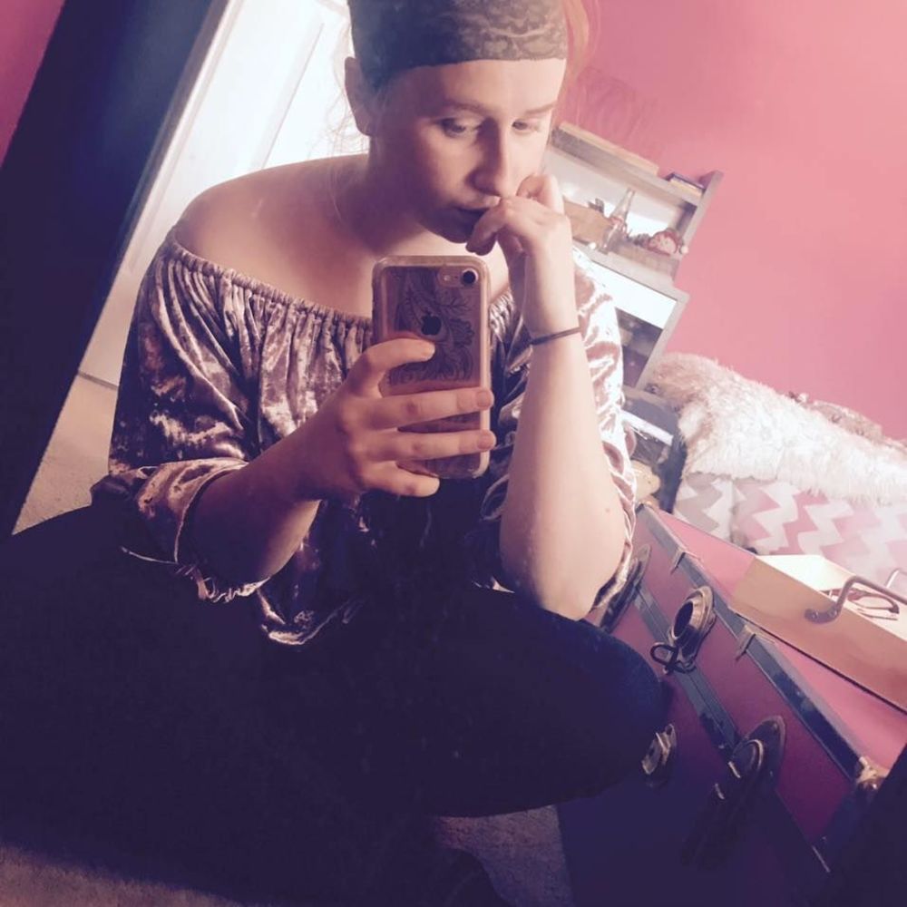 Meet your Posher, Kayleigh faith